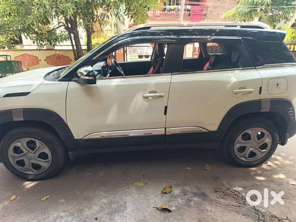Maruti Suzuki Brezza 1.5 Vxi Smart Hybrid, 2024, Petrol