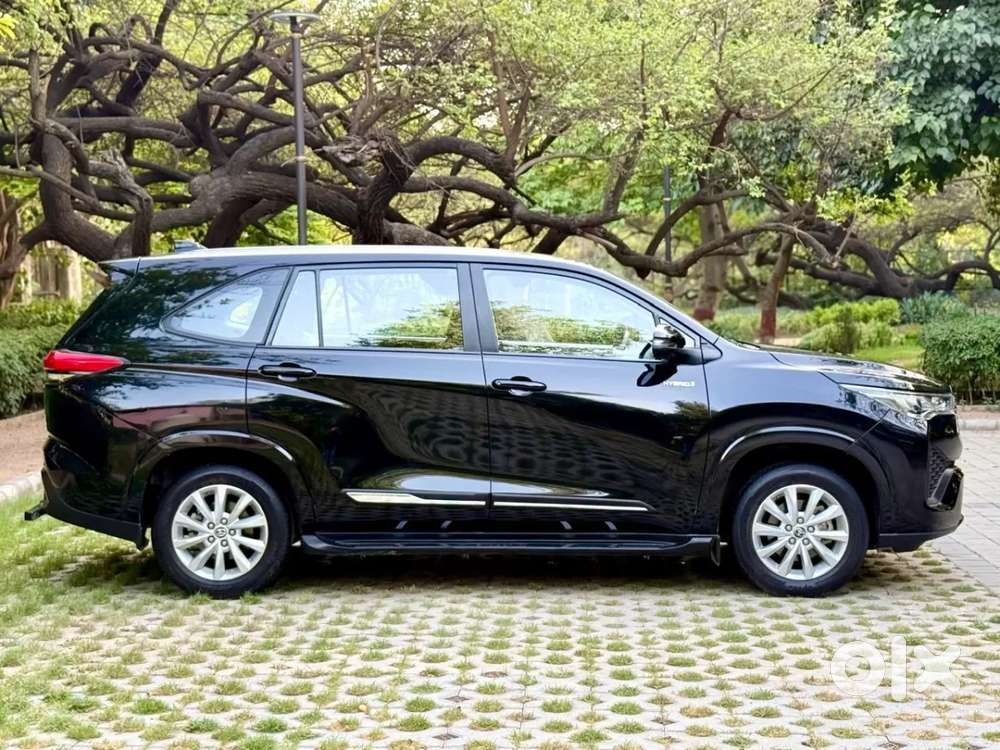 Toyota Innova Hycross 2.0 Vx Hybrid 8 Str, 2025, Petrol