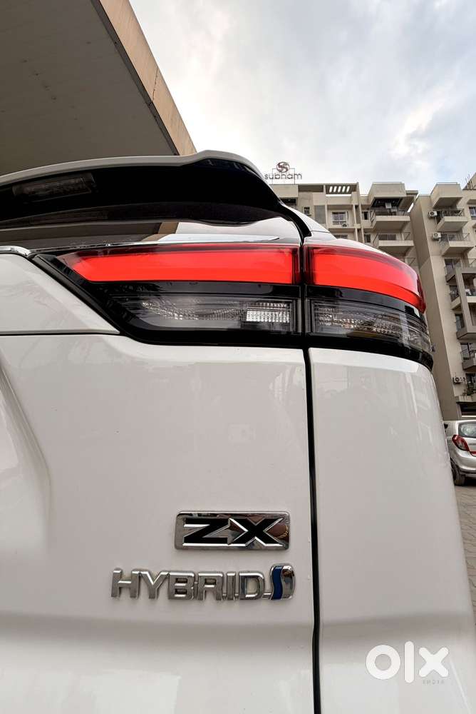 Toyota Innova Hycross 2.0 Zx Hybrid 7 Str, 2023, Petrol