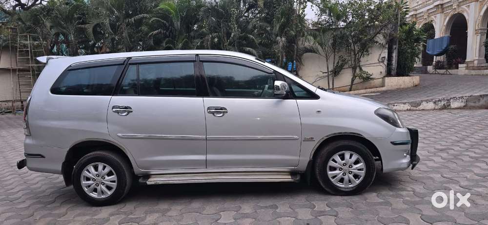 Toyota Innova 2004-2011 2.5 V Diesel 8-seater, 2010, Diesel