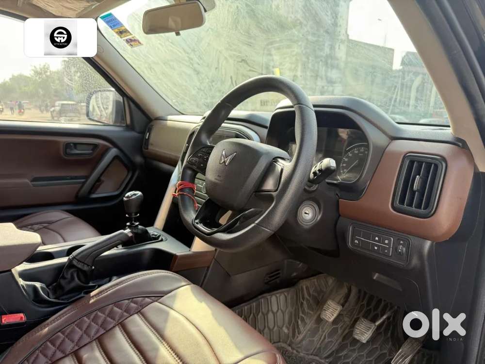 Mahindra Scorpio N Z2 Petrol Mt 7 Str, 2024, Petrol