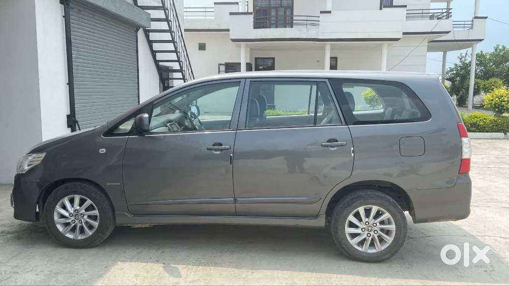 Toyota Innova 2015 Diesel Well Maintained