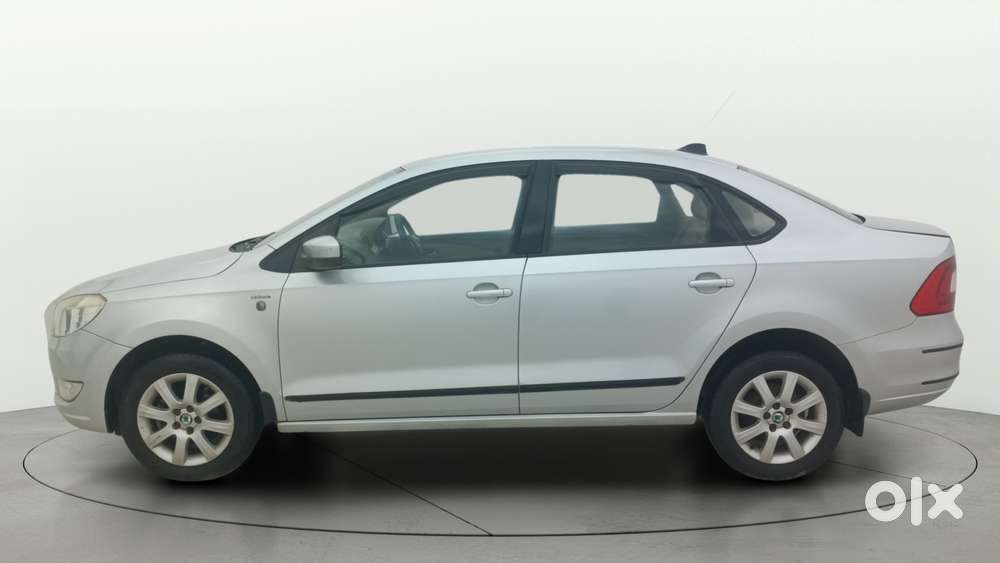 Skoda Rapid 1.6 Mpi Ambition, 2013, Petrol