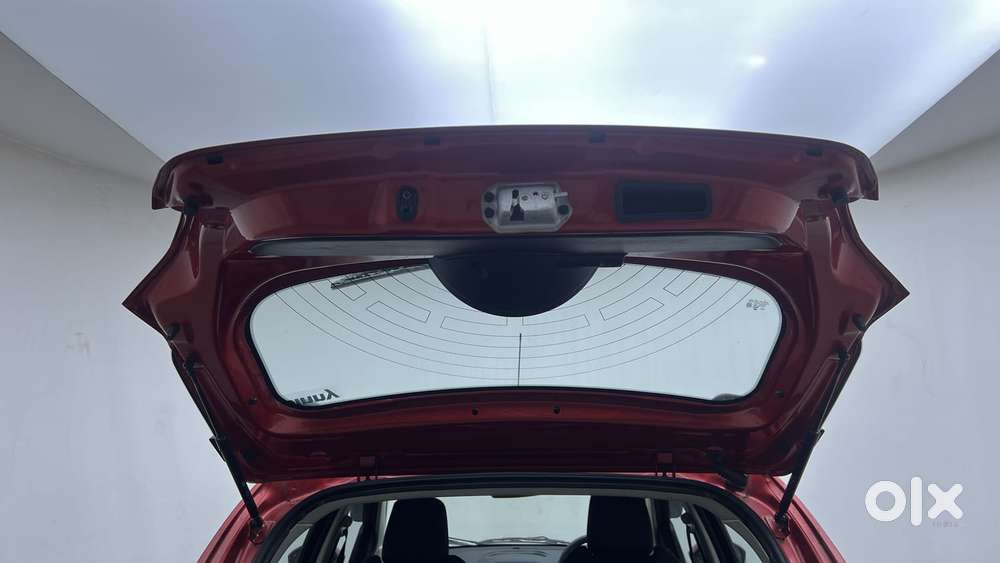 Tata Tiago Xza, 2017, Petrol