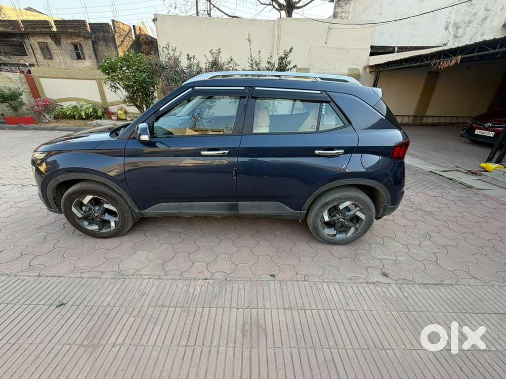 Hyundai Venue 2022 Petrol Well Maintained