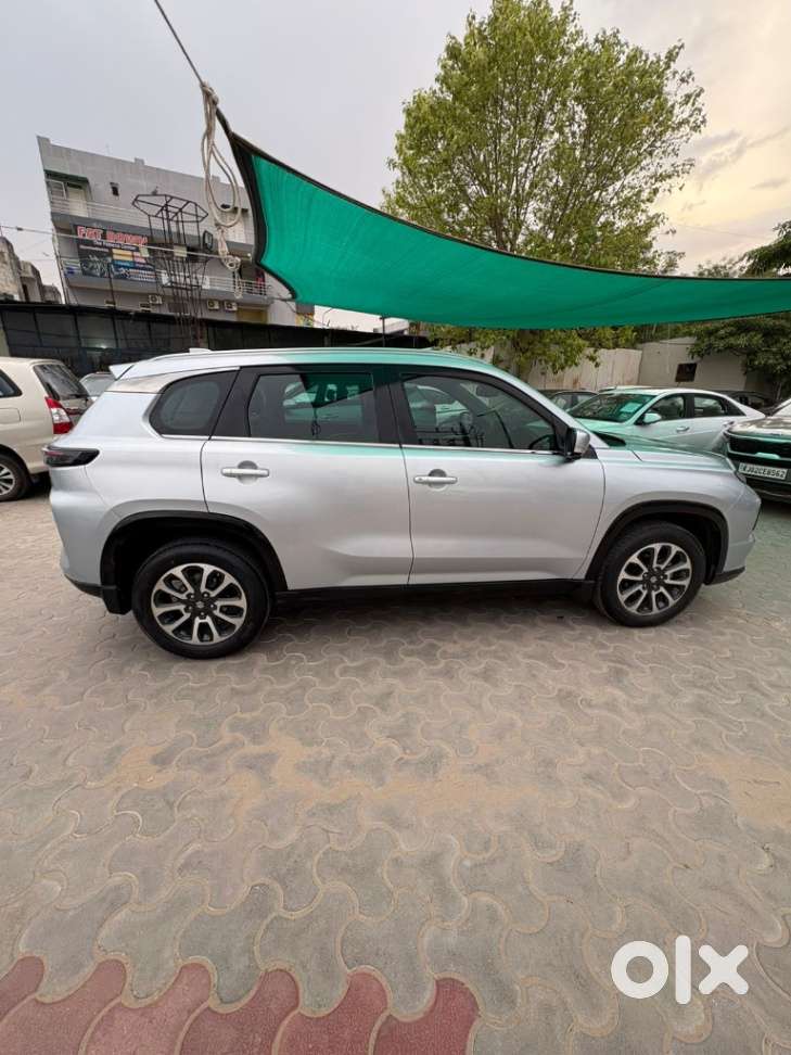 Maruti Suzuki Grand Vitara 1.5 Alpha Smart Hybrid At, 2022, Petrol