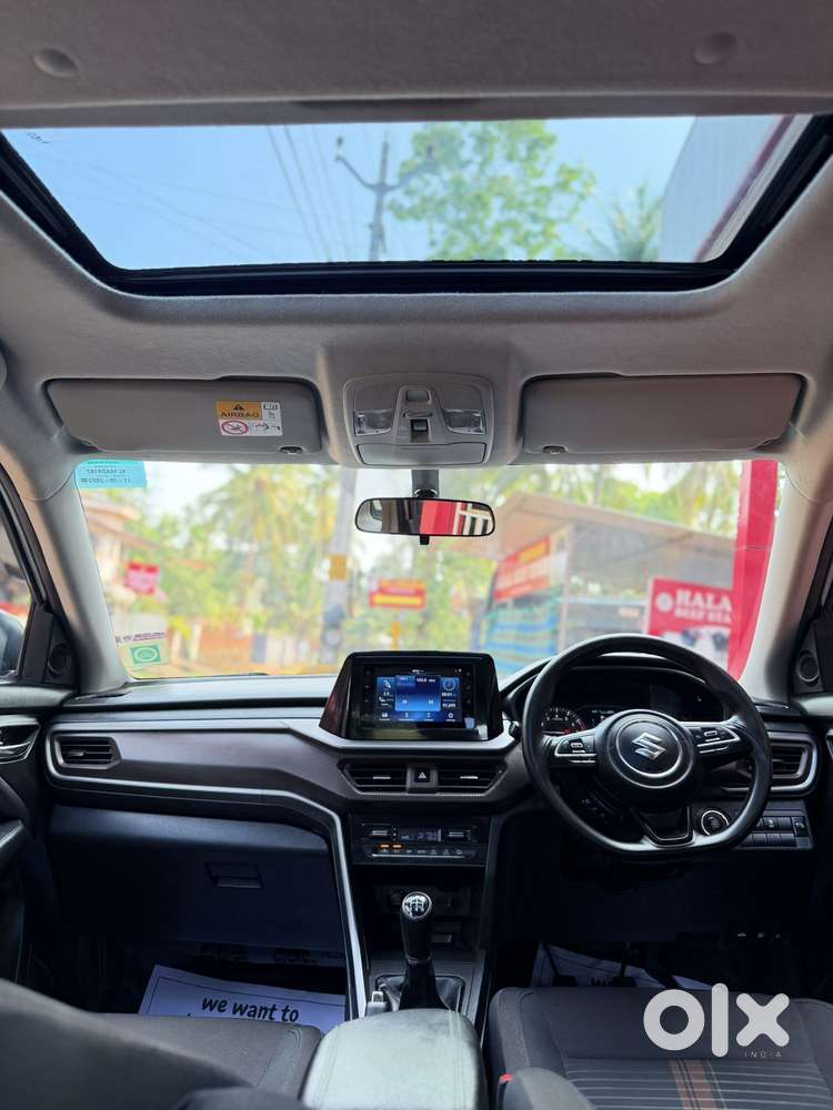 Maruti Suzuki Brezza 1.5 Zxi Smart Hybrid, 2023, Petrol