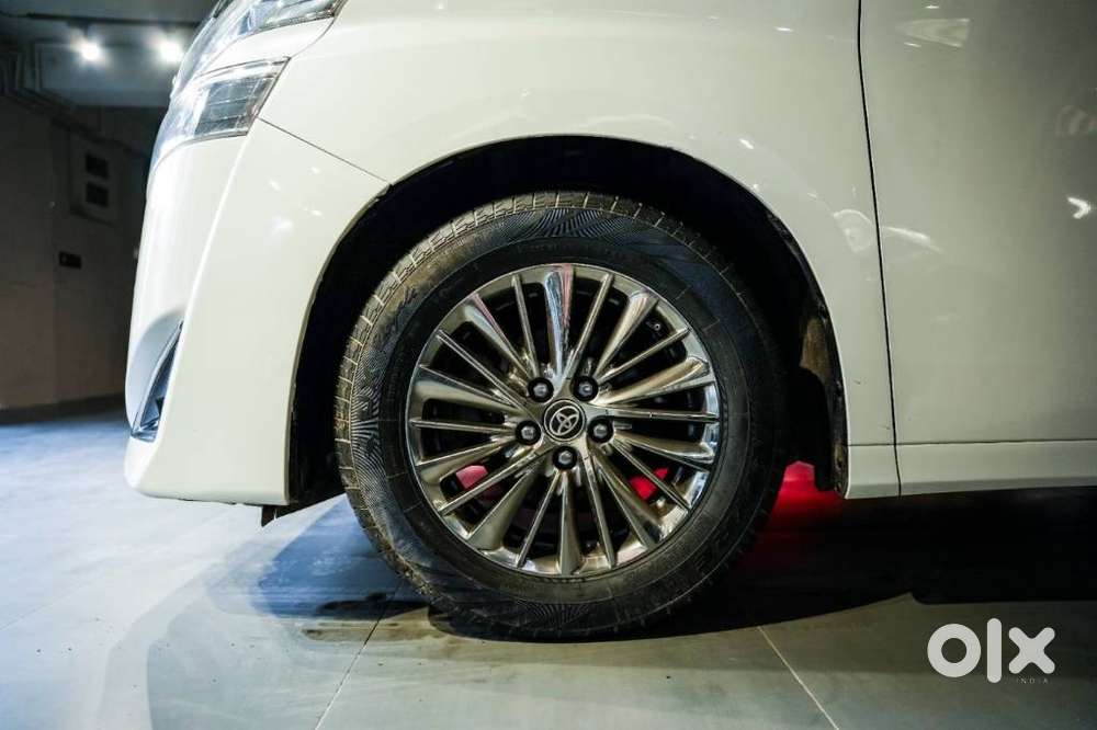 Toyota Vellfire 2.5 Hybrid, 2022, Petrol