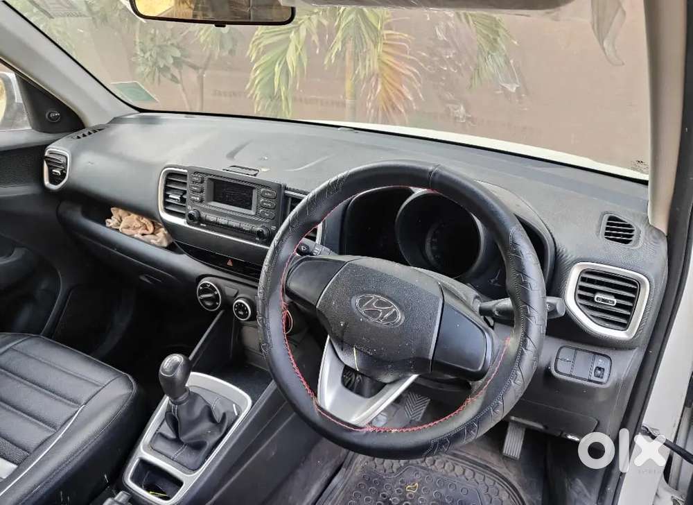 Hyundai Venue 2021 Petrol 14445 Km Driven