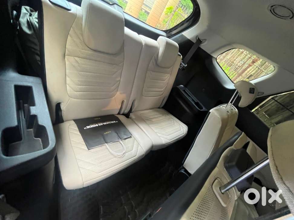 Kia Carens 1.5 Luxury Plus Turbo Dct 7 Str, 2024, Petrol