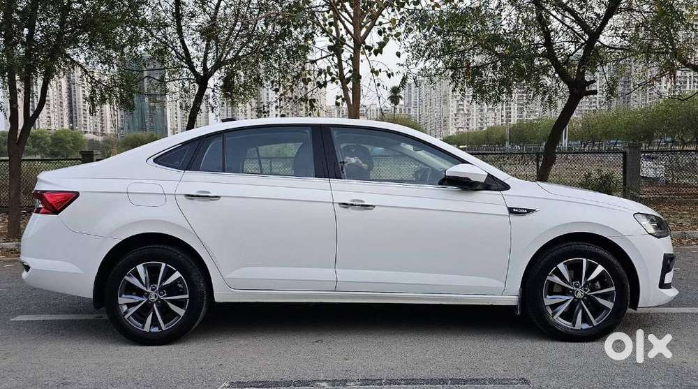 Skoda Slavia Style 1.0l Tsi At, 2022, Petrol