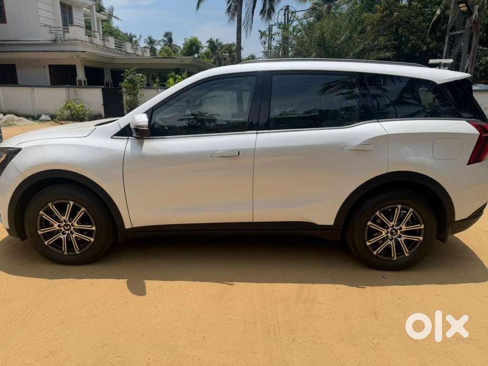 Mahindra Xuv700 2024 Diesel Well Maintained