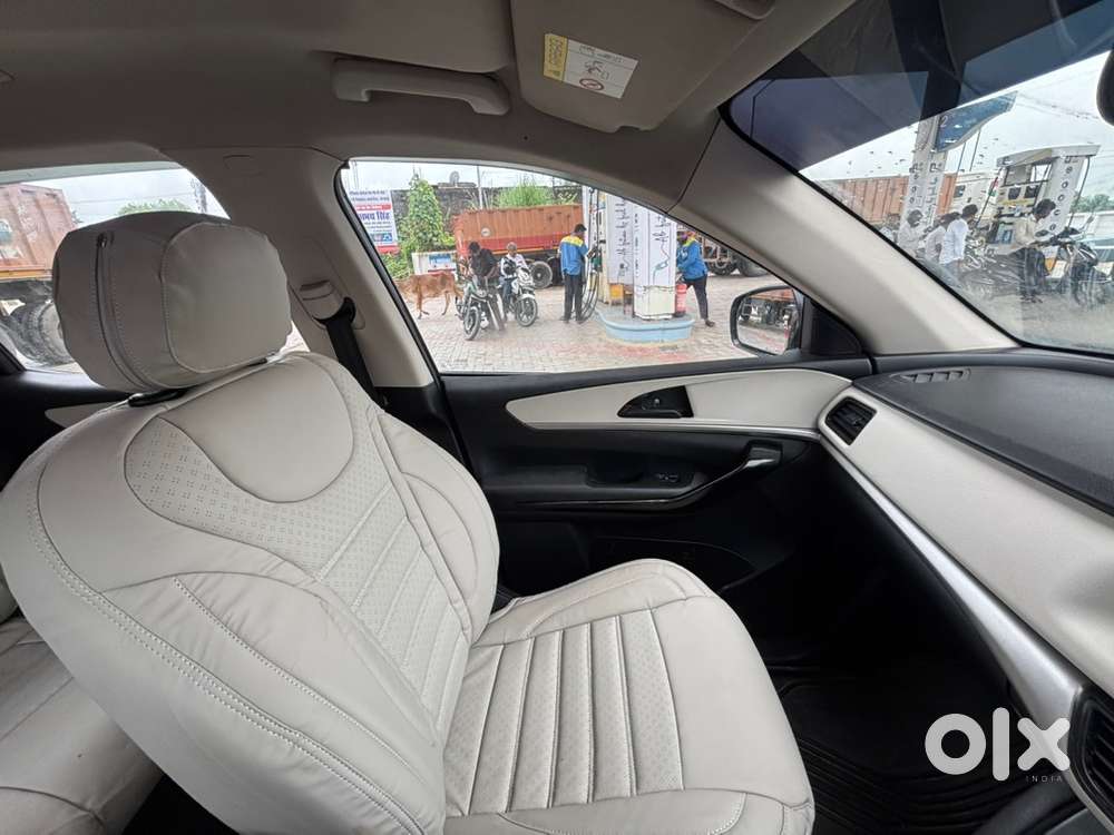 Mahindra Xuv700 Petrol Manual 2022