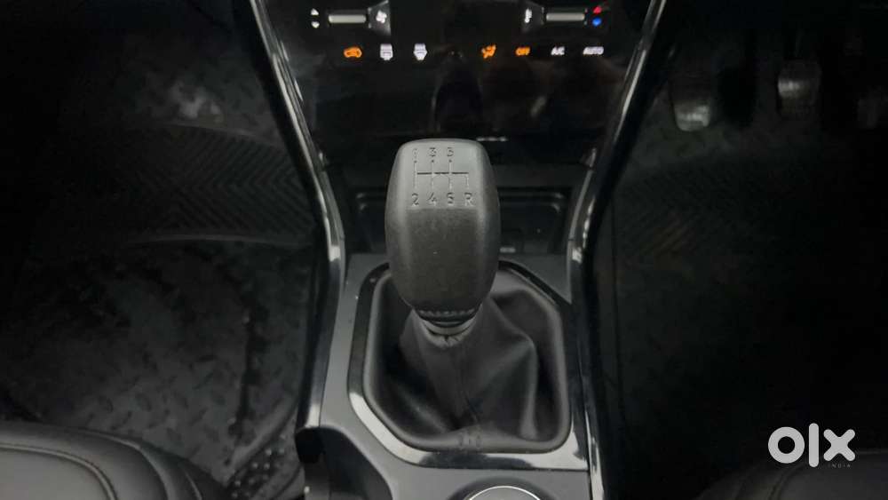 Tata Curvv Creative 1.2 Revotron Petrol 6mt, 2025, Petrol