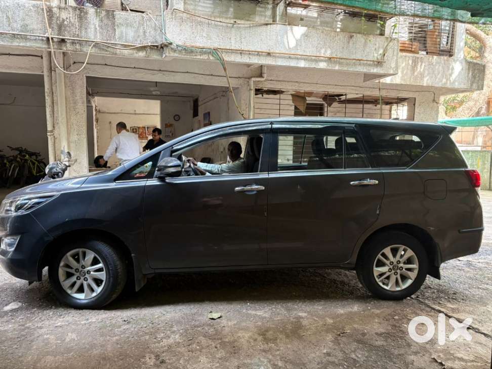 Toyota Innova Crysta 2.4 V 8 Str, 2017, Diesel