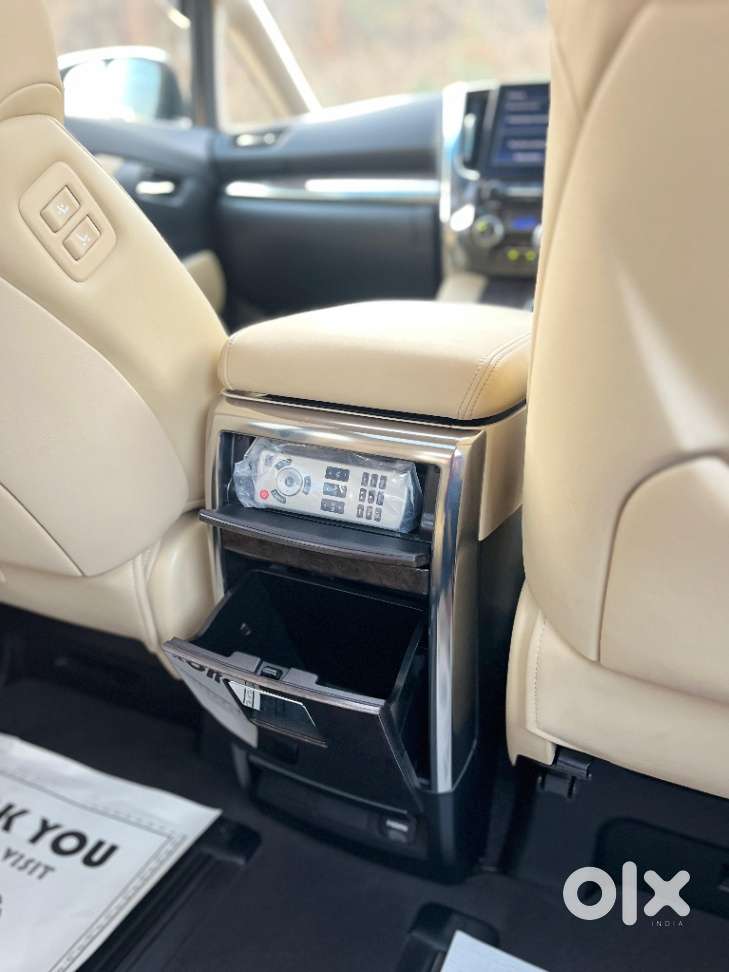 Toyota Vellfire Vip – Executive Lounge, 2023, Petrol