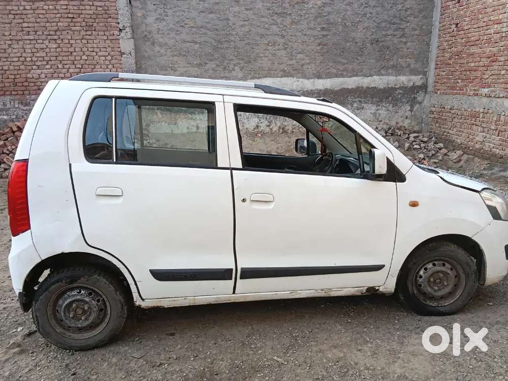 Car Me Koi Bhi Kami Nhi Hai