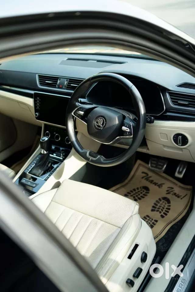 Skoda Superb 2.0 L&k Tsi At, 2023, Petrol