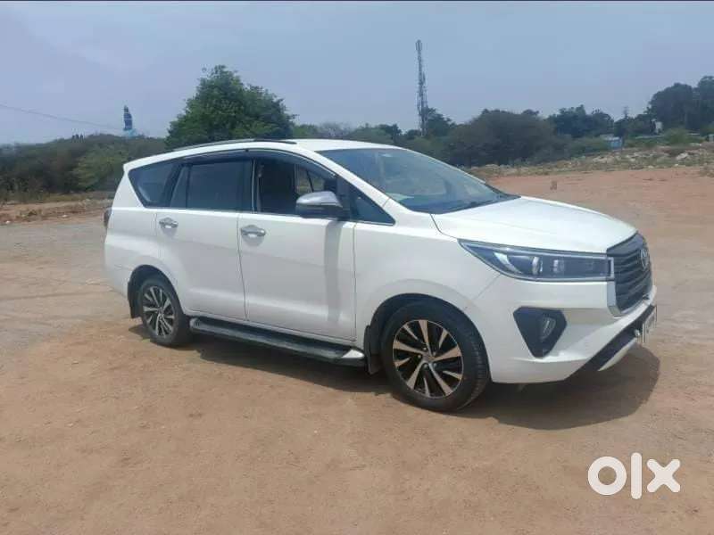 Toyota Innova Crysta 2.7 Zx At, 2022, Petrol