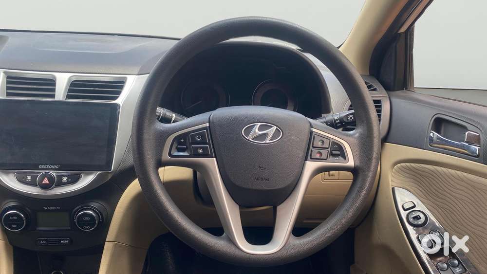 Hyundai Verna Fluidic 1.6 Vtvt Sx, 2013, Petrol