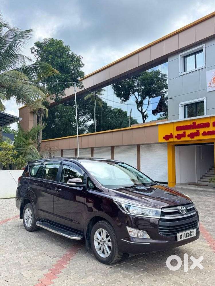 Toyota Innova Crysta 2.8 Gx At 8 Seater, 2016, Diesel