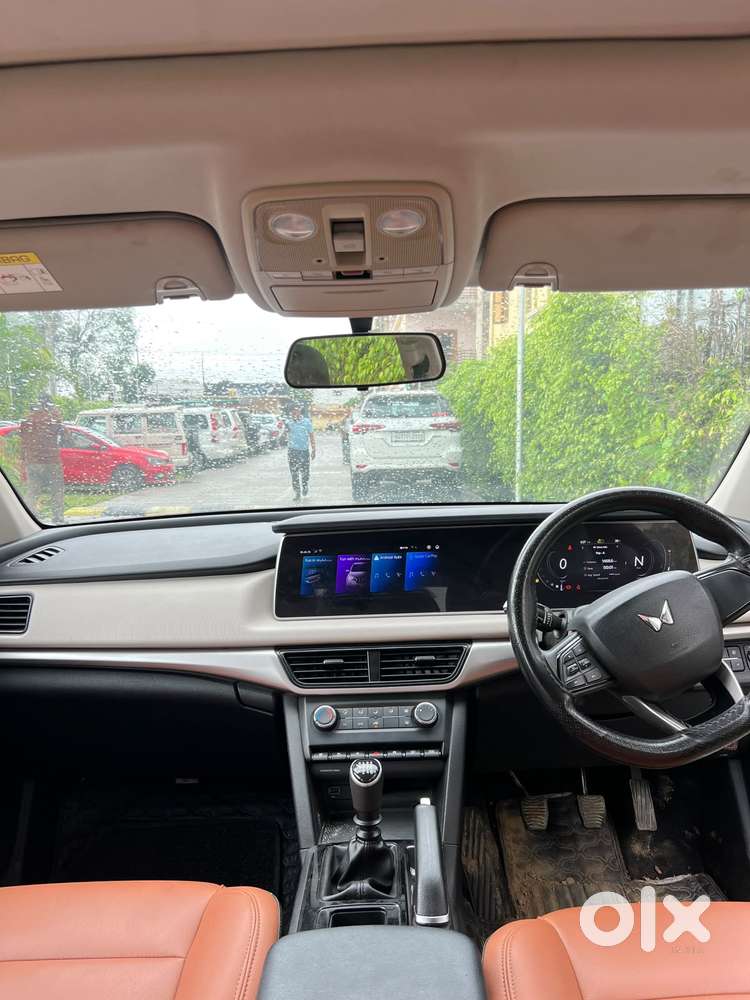 Mahindra Xuv700 2.0 Ax 5 Petrol Mt Str, 2022, Diesel