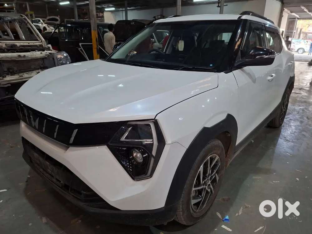 Mahindra Xuv 3xo 2025 Petrol 2500 Km Driven