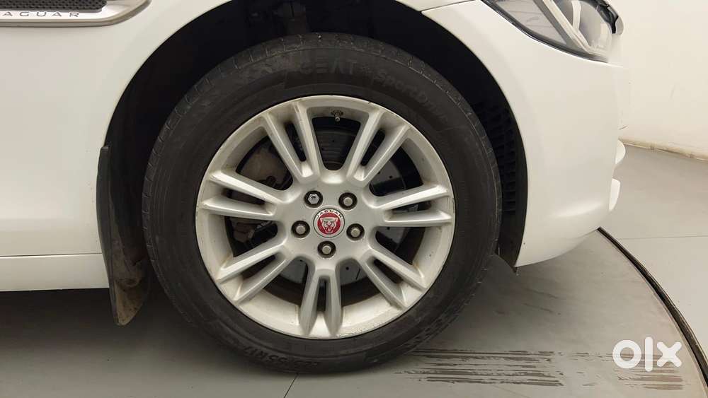 Jaguar Xe Prestige, 2016, Petrol