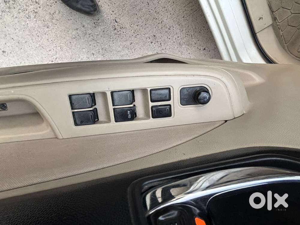 Maruti Suzuki Swift Dzire 1.2 Vxi Bsiv, 2019, Cng & Hybrids