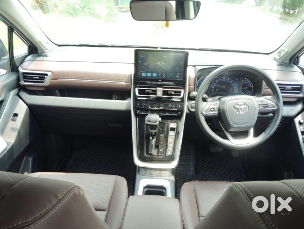 Toyota Innova Hycross 2.0 Zx (o) Hybrid 7 Str, 2025, Petrol
