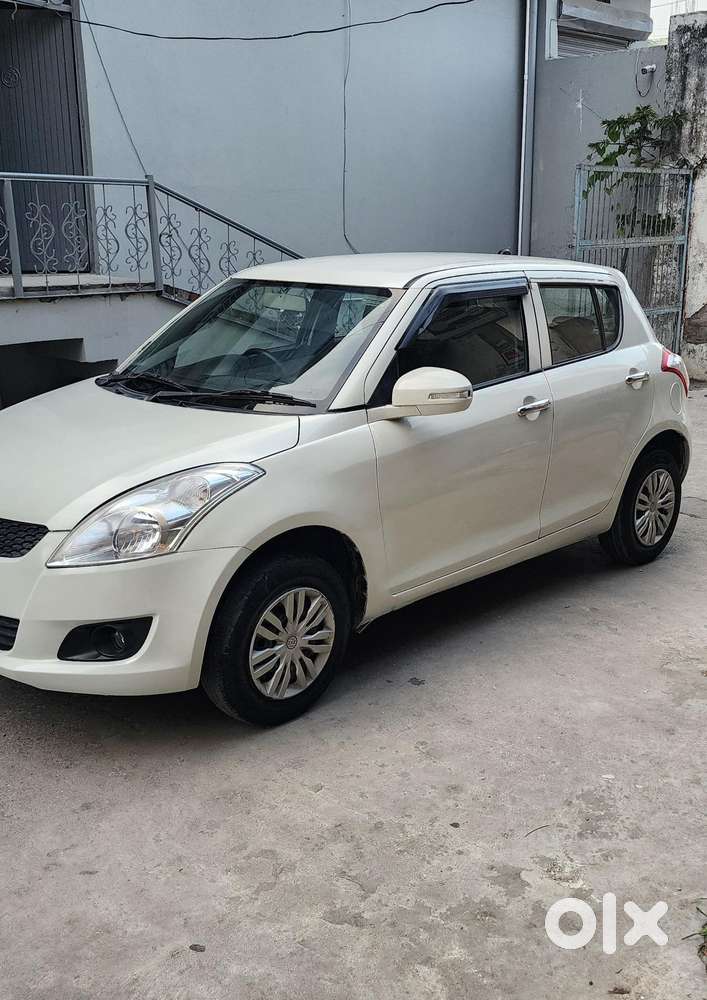 Maruti Suzuki Swift Vxi + Manual, 2012, Petrol
