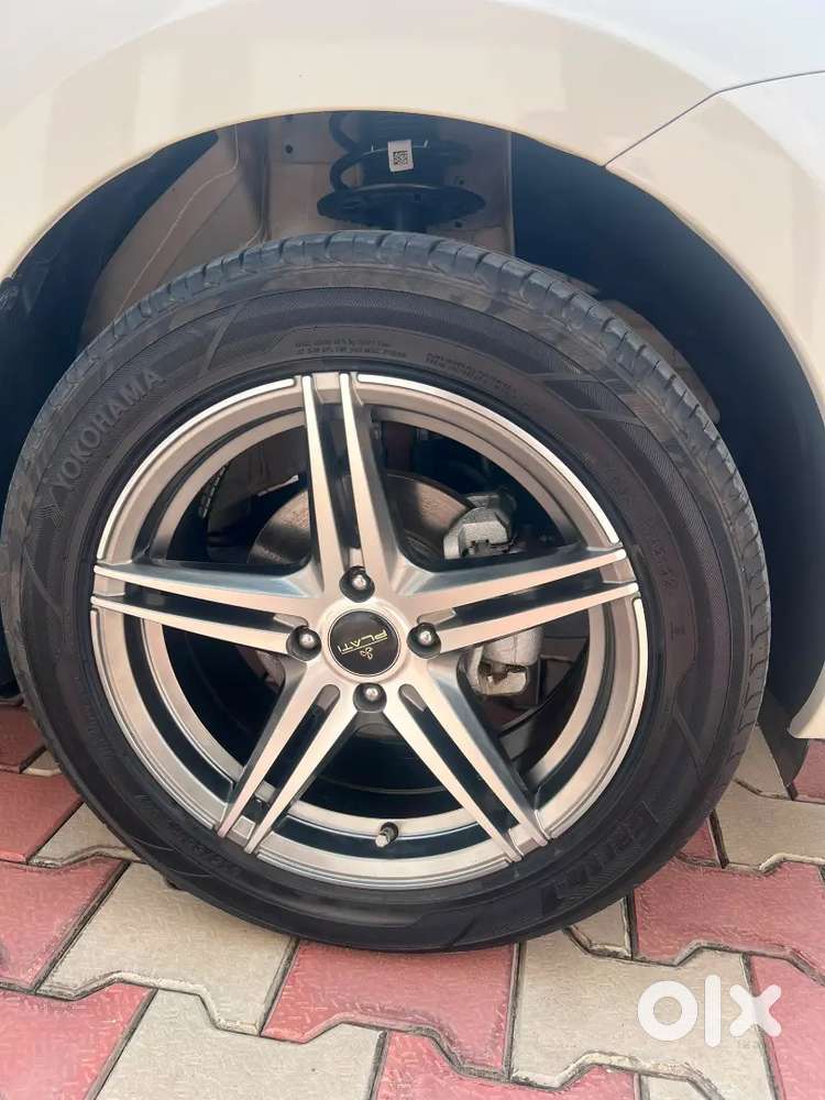 Maruti Suzuki Swift 2022 Petrol 12876 Km Driven