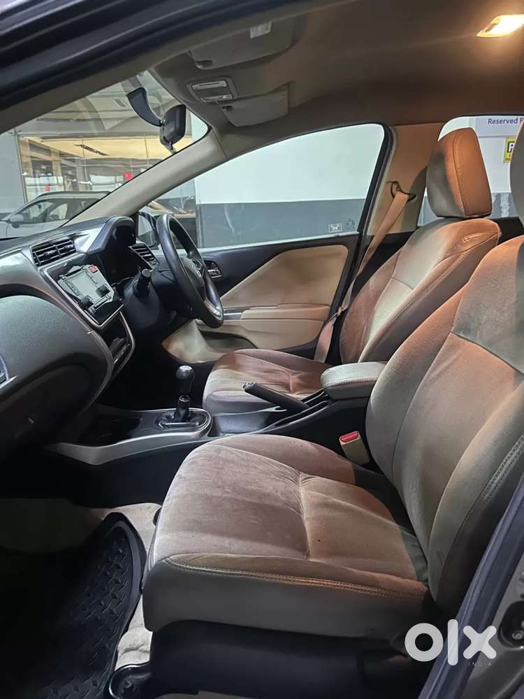 Honda City 1.5 V 4th Gen I-vtec Mt, 2015, Petrol
