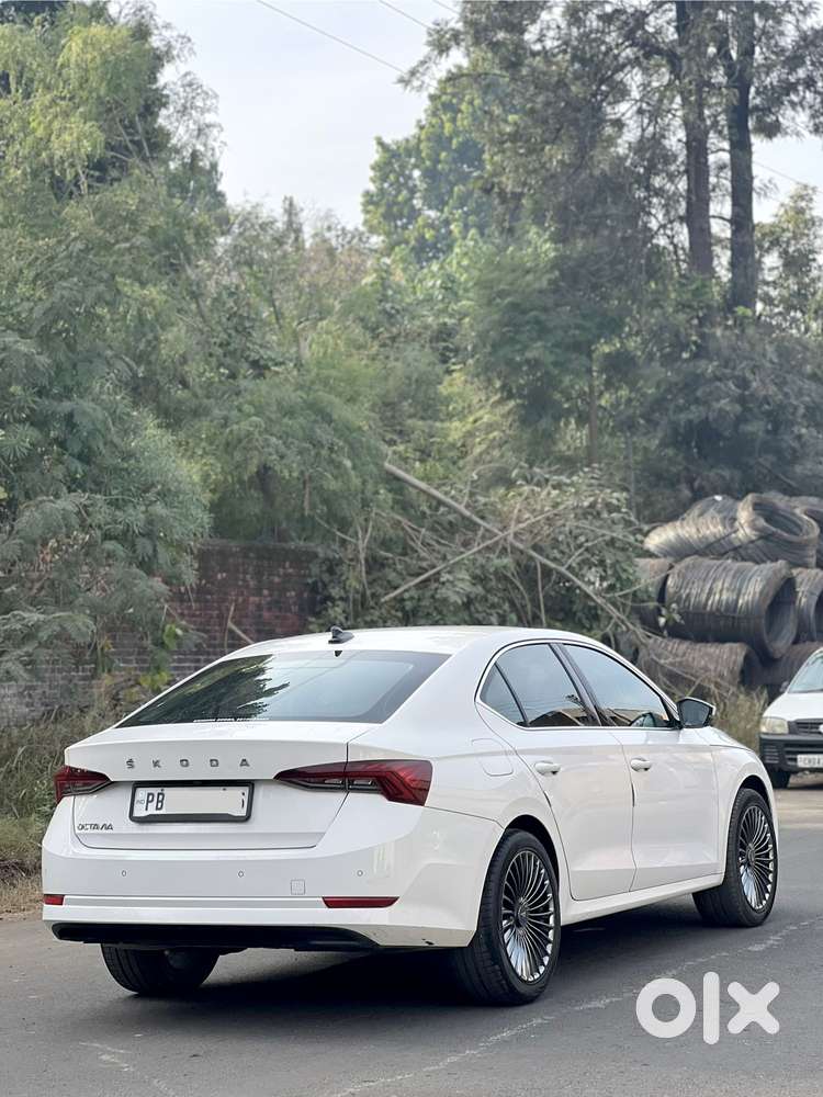 Skoda Octavia 2.0 Style Tsi At, 2022, Petrol