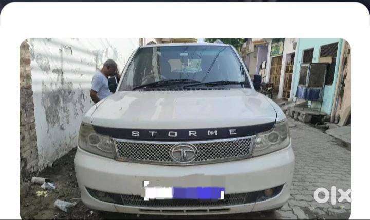 Tata Safari Storme 2013