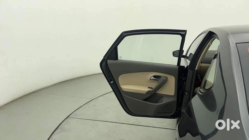 Volkswagen Vento 1.6 Highline, 2016, Petrol