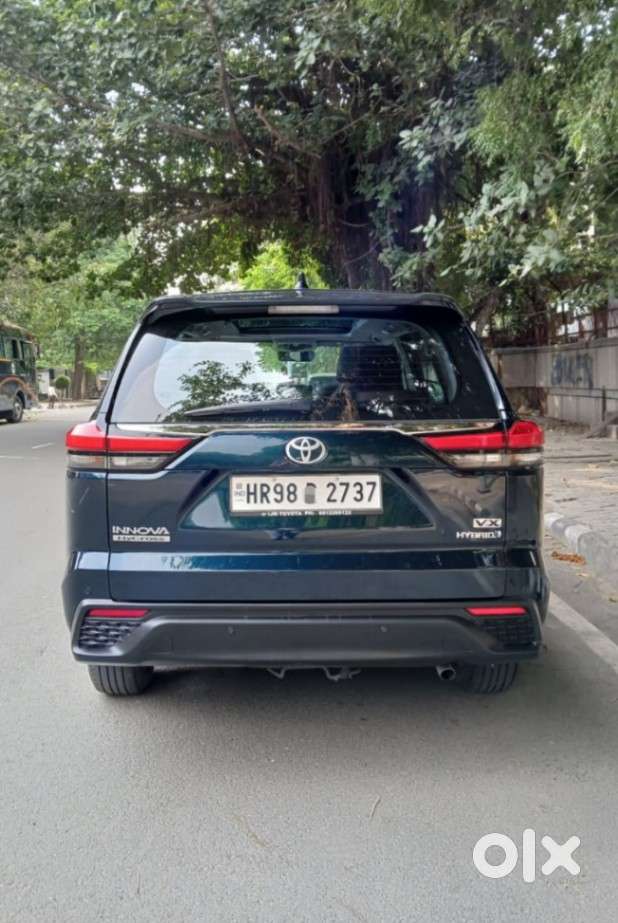 Toyota Innova Hycross 2.0 Vx (o) Hybrid 7 Str, 2024, Petrol