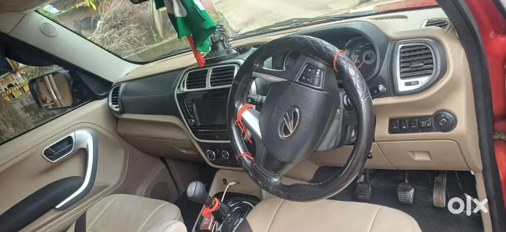 Mahindra Tuv 300 2018