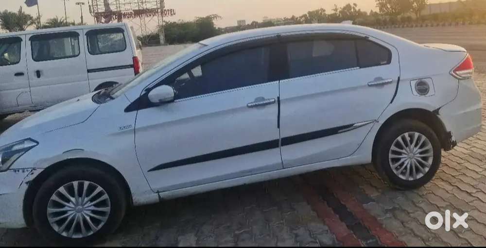 गाड़ी बहुत शानदार कंडीशन में
