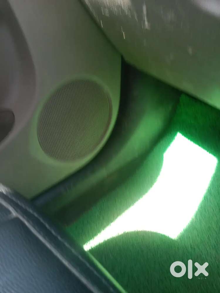 गाड़ी कंडीशन A1 80000 किलोमीटर चली हुई सेकंड ऑनर