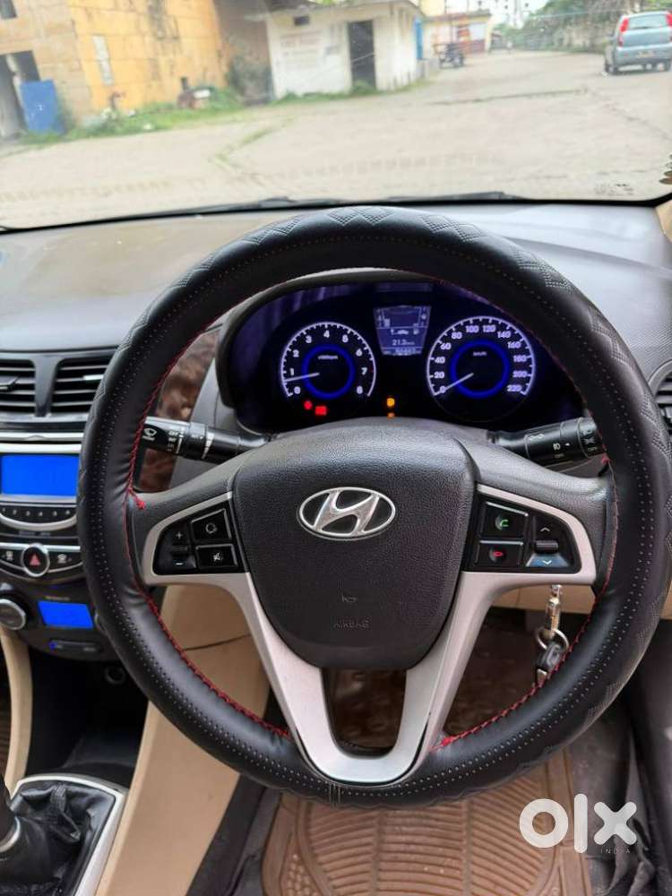 Hyundai Verna Vtvt 1.6 Sx, 2013, Petrol