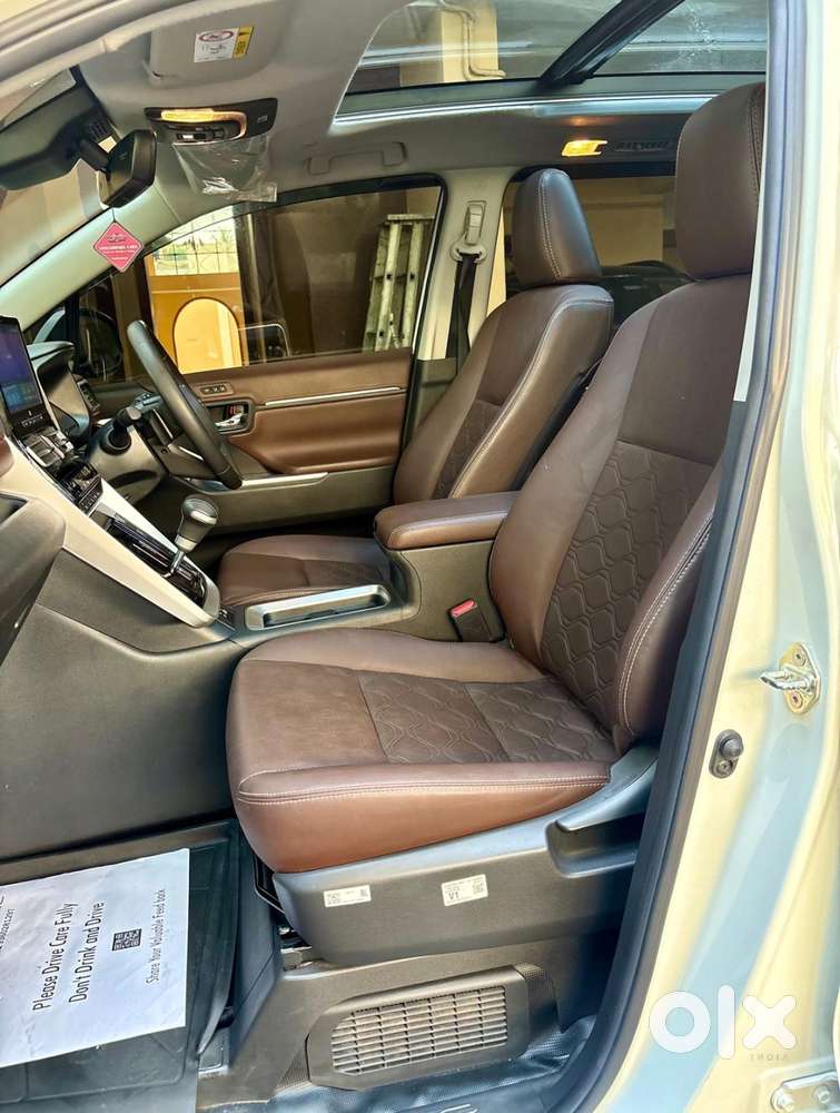 Toyota Innova Hycross 2.0 Zx Hybrid 7 Str, 2025, Petrol
