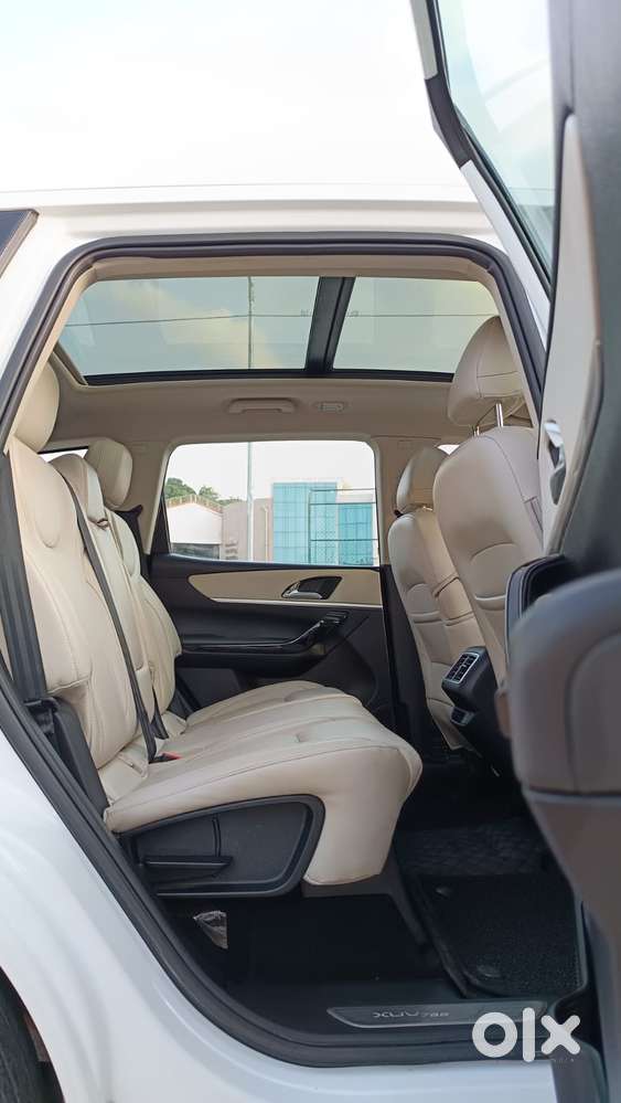 Mahindra Xuv700 2.2 Ax 7 Diesel At Str, 2022, Diesel
