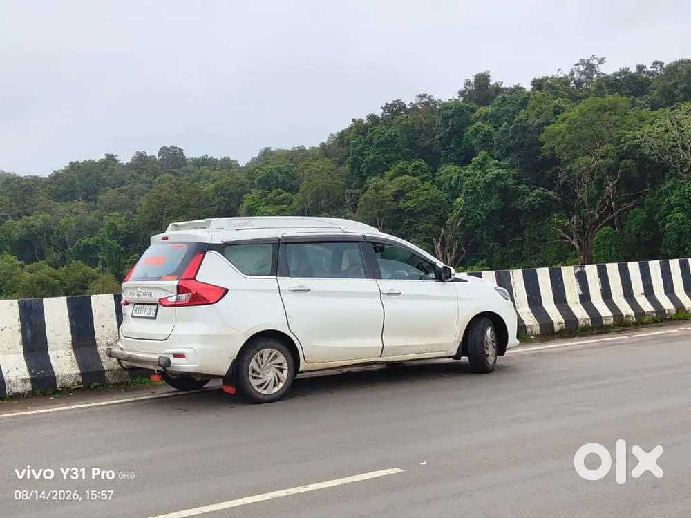 Maruti Ertiga Vxi 2024