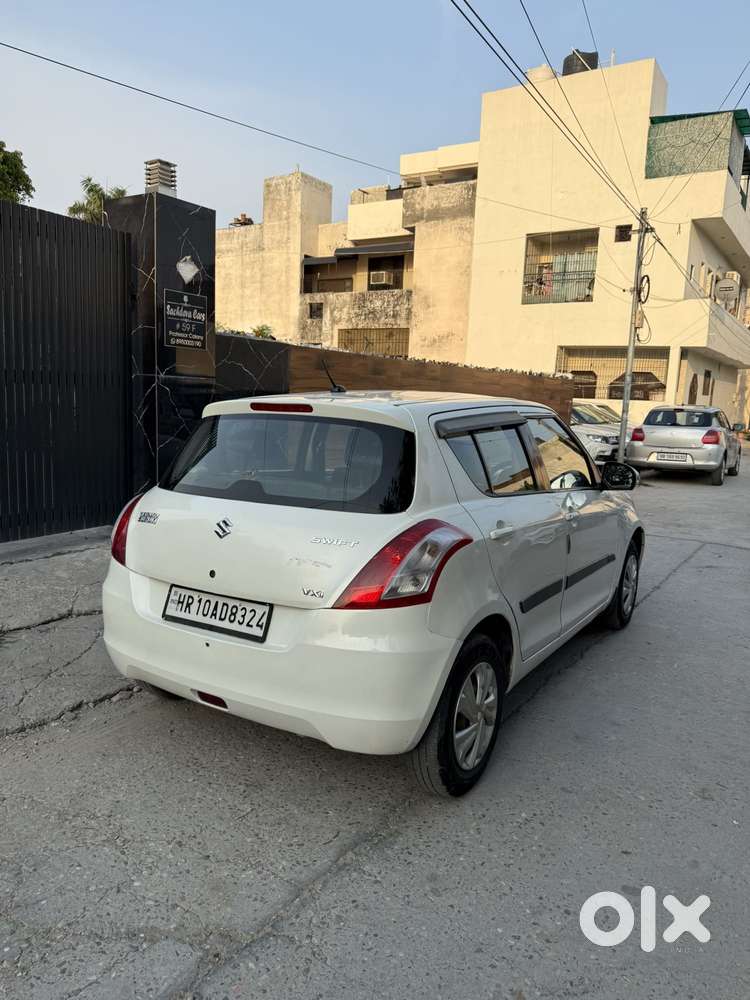 Maruti Suzuki Swift Vxi Optional, 2017, Petrol