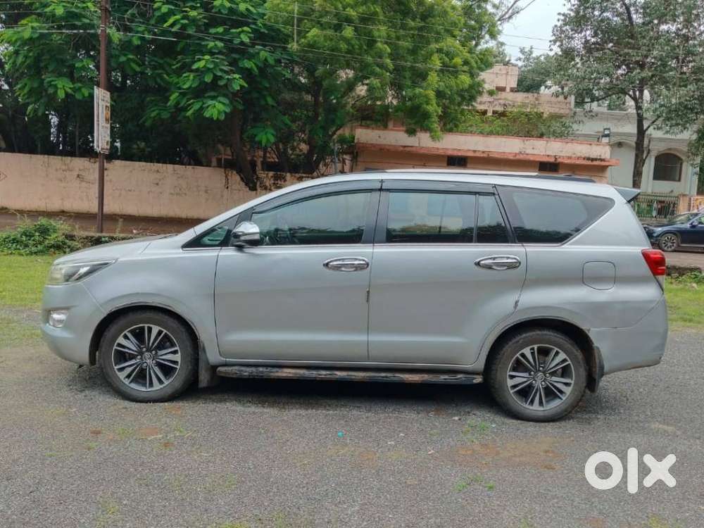 Toyota Innova Crysta 2.8z Automatic, 2016, Diesel