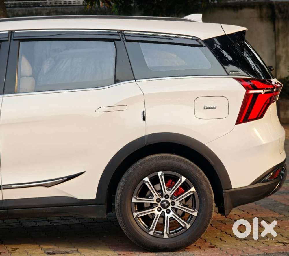 Mahindra Xuv700 2.2 Ax 7 Diesel Mt Luxury Pack Str, 2023, Diesel