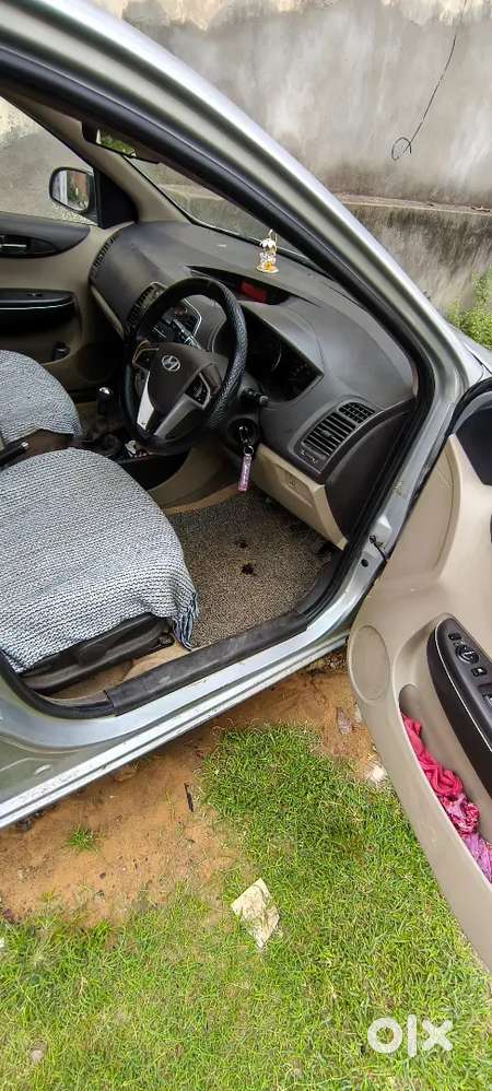 Hyundai I20 Asta Top Model 2009  Petrol + Lpg  Abs