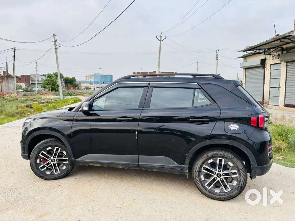 Hyundai Venue 2024 Petrol 40000 Km Driven