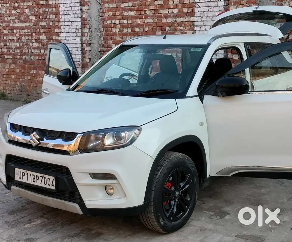 Maruti Brezza Car White